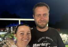 Santa swings into Christmas at the golf club